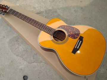 Chine Couleur jaune personnalisée 28 Style guitare acoustique classique,Solid Spruce top,Top qualité OM corps guitare acoustique fournisseur