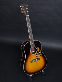 Chine Guitare personnalisée de l'usine Guitare acoustique Vintage Top AAA Sitka Solid Spruce Guitare à corps avec le pick-up Fishman fournisseur
