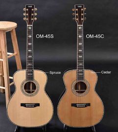 Chine Guitare personnalisée OEM, Guitare acoustique de 40 pouces, haut solide en pin, véritable liant d'abalone et tableau d'ében fournisseur