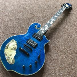 Chine Nouveau travail à la main 6 cordes Rosewood fingerboard Guitare électrique avec flamme bleue guitare haut et matériel noir fournisseur
