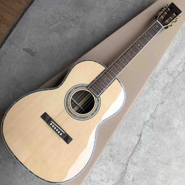Chine Guitare acoustique personnalisée OEM OOO forme du corps Guitare solide haut d'épinette véritable liant l'abalone et le clavier d'ébène fournisseur