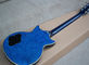 Guitare électrique personnalisée à corps bleu avec placage d'érable à flamme, matériel chromé, corps et cou blancs. fournisseur