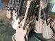 Guitare électrique à 6 cordes en V, corps blanc, matériel en or, ébène Fingerboard, livraison gratuite fournisseur