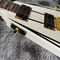 Guitare électrique personnalisée Jackson V couleur blanche en bandes noires avec matériel en or acceptent la guitare OEM fournisseur