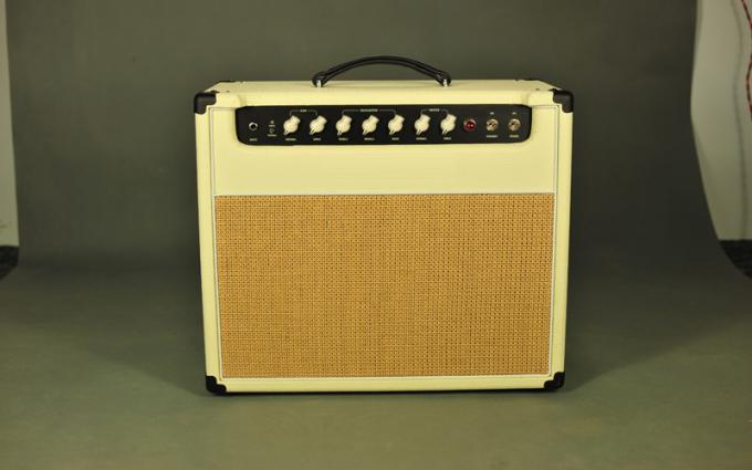 Nouvel amplificateur de guitare du tube 2018 combiné avec le plat de sandwich à bouleau de 18W/5W/1W 18mm tout le capaci spécial de l'Allemagne WIMA d'utilisation de signal