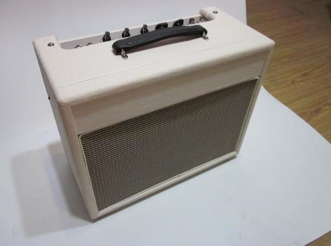 Amplificateur 30W combiné 3-Band EQ, Reverb, présence, préampli de guitare de tube de style de Vox, puissance ampère dans les caractéristiques