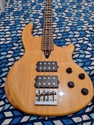 Chine Custom WAL Style 4 cordes basse électrique Accepter basse et guitare OEM fournisseur