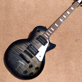 Chine Nouvelle guitare électrique de haute qualité standard Joeperry, Guitare électrique transparente noire Flame Maple Top fournisseur