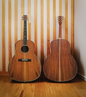 12-Fret Single 0 Shape Guitare faite à la main avec un joint de queue de pigeon OOO Guitare acoustique solide KOA Dos fournisseur