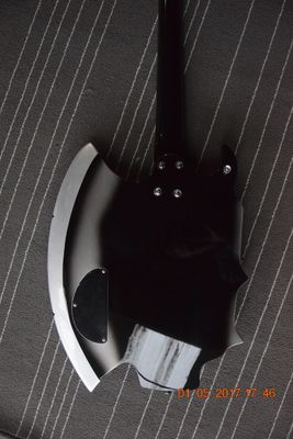 Cort GENE SIMMONS AXE Guitare à 4 cordes Guitare basse électrique En stock fournisseur