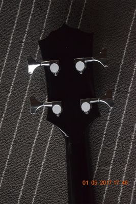 Cort GENE SIMMONS AXE Guitare à 4 cordes Guitare basse électrique En stock fournisseur
