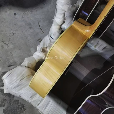 Dispositif solide de 43 pouces Jumbo Parlor Guitare acoustique Flammeur d'érable arrière côté pont d'ébène fournisseur