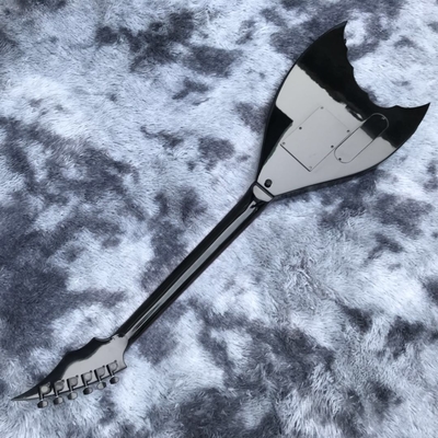 Bat noir sur mesure 6 cordes tremblement de pont guitare électrique corps d'acajou matériel noir fournisseur