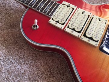 Guitare personnalisée LP avec Floyd rose bridge et 3 Humbacker Ace Frehley Budokan Signature LP personnalisée Guitare électrique Lightnin fournisseur