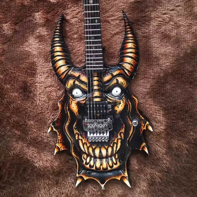 Guitare électrique faite à la main peinture colorée tête de crâne de vache fournisseur