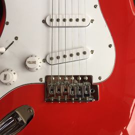 Guitare électrique rouge métallique ST, peut être modifiée selon les exigences de personnalisation fournisseur