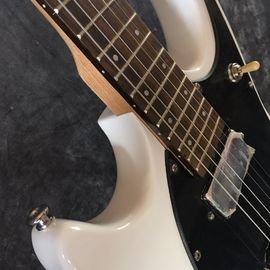 En plus de la guitare électrique, il y a aussi la guitare électrique. fournisseur
