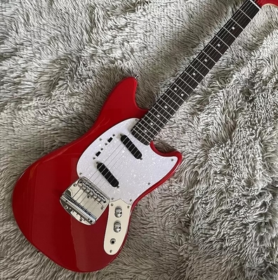 Guitare électrique de style Fender Mustang personnalisée en rouge fournisseur