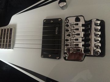6 cordes LTD volant V modèle de guitare électrique floyd rose bridge rosewood fingerboard guitare personnalisée fournisseur
