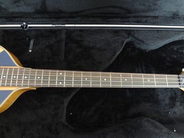 Guitare basse à 4 cordes Hofner Guitare BB2 drapeau britannique sur le haut du corps enflammé fournisseur