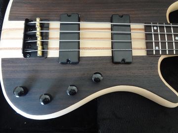 Guitare basse à 4 cordes haut en bois de noyer avec corps en cendres ponts d'origine Col du corps incrustation de point MOP sur fretboar de bois de rose fournisseur