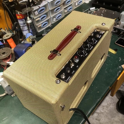 2025 Tweedle Dee Deluxe 5E3 Classic Dumble Style Mods Tête de tweed, main propre avec panneau oculaire, 6V6GT * 2, 12AX7 * 2, 5Y3GT * 1, grand amplificateur, accepter l'amplificateur OEM fournisseur