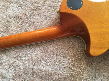 LP guitare personnalisée tabac rayonnement solaire corps d'érable couvert Contour du dos et du cou Contour de l'articulation du cou Guitare personnalisée ébène fournisseur