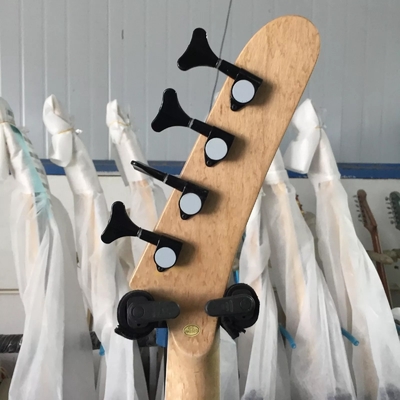 Fabrique George Lynch Crâne Squelette 4 cordes Bass électrique Guitare Basswood Corps fournisseur