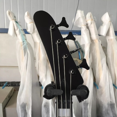Fabrique George Lynch Crâne Squelette 4 cordes Bass électrique Guitare Basswood Corps fournisseur