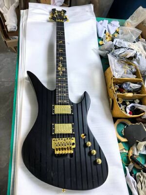Synyster Gates – guitare électrique personnalisée de Style Schecter, Signature "Dark Night", finition mate, rayures noires, matériel doré fournisseur