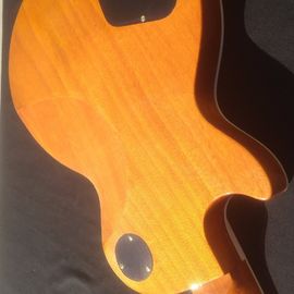 Guitare électrique LP standard avec matériel en or et incrustation de fleurs fournisseur