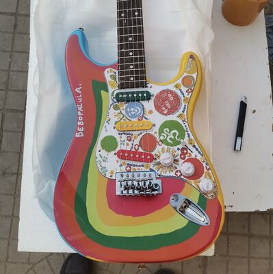 Custom Fender GUITAR Shop George Harrison Rocky Masterbuilt P.Waller Guitare électrique fournisseur