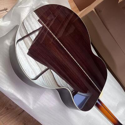 AAAAA 43 pouces de sapin massif haut sj200 jumbo corps d'érable arrière côté guitare acoustique noix d'os en rayonnement de soleil cerisier fournisseur