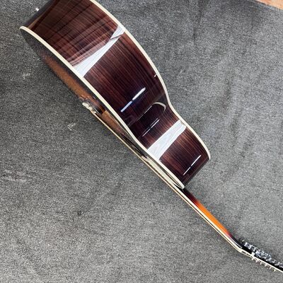 AAAAA 43 pouces de sapin massif haut sj200 jumbo corps d'érable arrière côté guitare acoustique noix d'os en rayonnement de soleil cerisier fournisseur