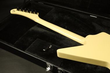 La meilleure qualité ESPS Explorer Guitare électrique Crème couleur Fingerboard Inlay Noir Hardware EMG Pickups fournisseur