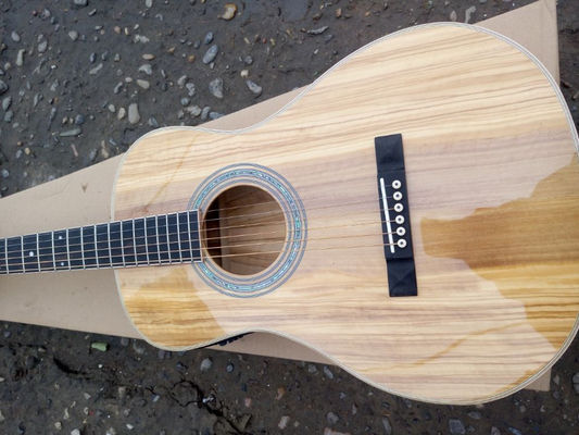 AAAA tout en bois d'olivier importé massif OOO28K style guitare personnalisée guitare acoustique électrique fournisseur