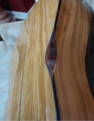 Guitare personnalisée AAAA tout en bois d'olivier importé. Guitare de style Ryan. fournisseur
