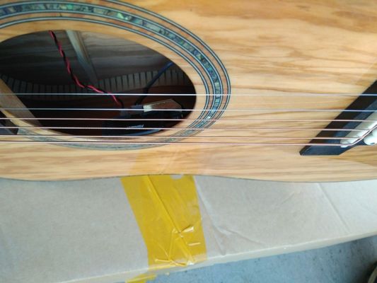 Guitare personnalisée AAAA tout en bois d'olivier importé. Guitare de style Ryan. fournisseur