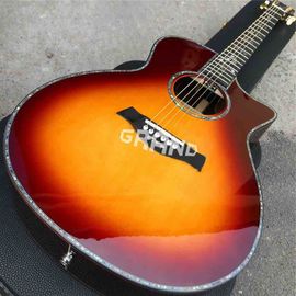 Une vraie guitare acoustique 916 avec un haut en épinette solide et un clavier en ébène. fournisseur