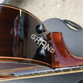 Une vraie guitare acoustique 916 avec un haut en épinette solide et un clavier en ébène. fournisseur