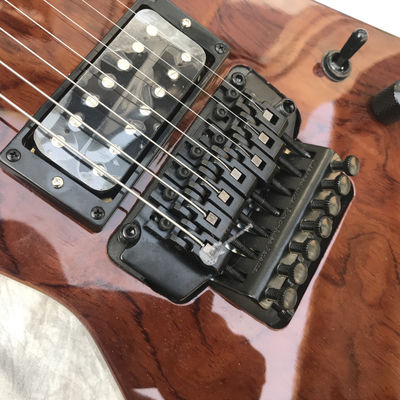 Guitare électrique personnalisée Marron Rosewood Top Couvert Maple Fingerboard 7 cordes Double swing Logo personnalisable fournisseur